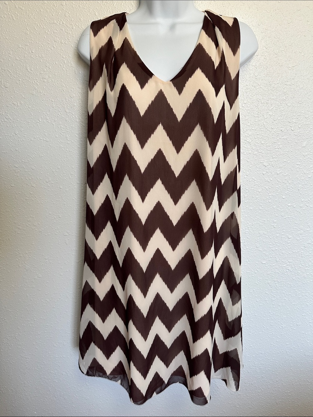 Lbisse Sleeveless Chevron Shift A-line Dress in Brown and Cream Size Medium